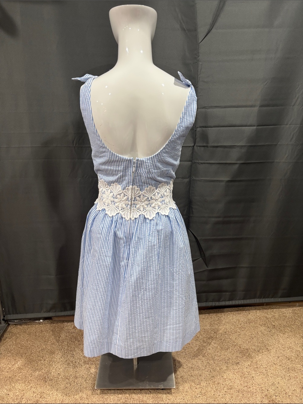NWT Lilly Pulitzer Tess Blue Seersucker embroidered dress - Picture 5 of 11